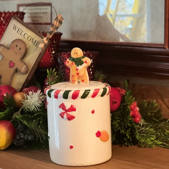Vintage Christmas Gingerbread Man Sugar Cookie Jar - Picture 2 of 7